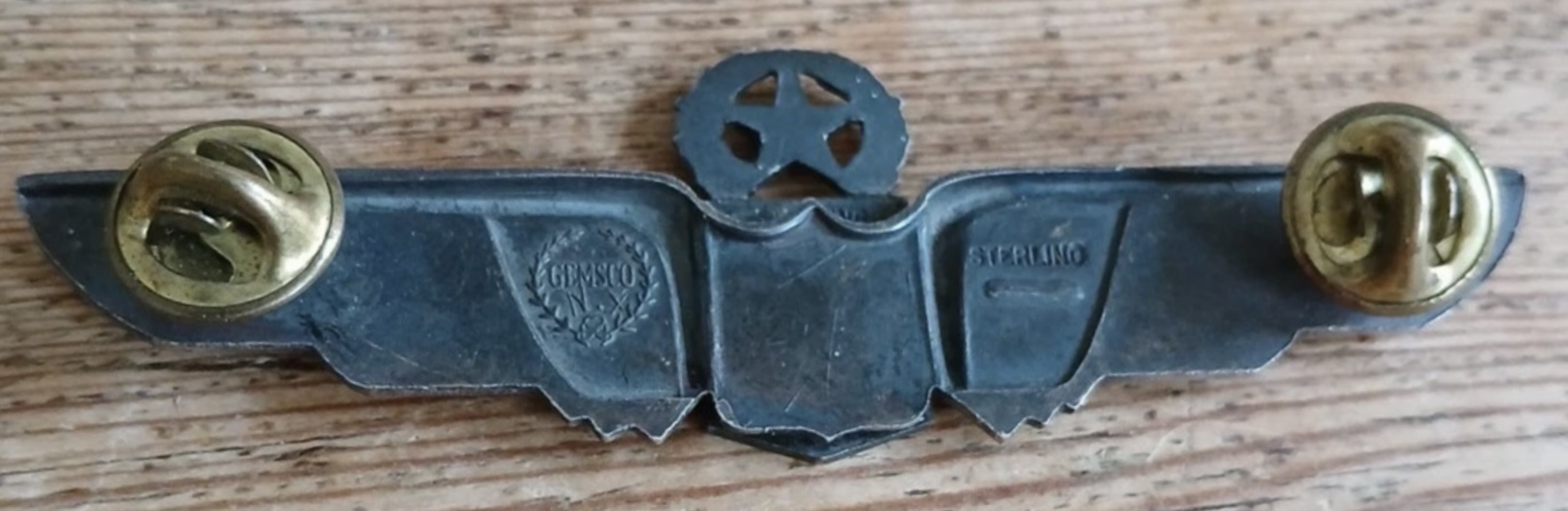 Image of Unknown - L Captain wing