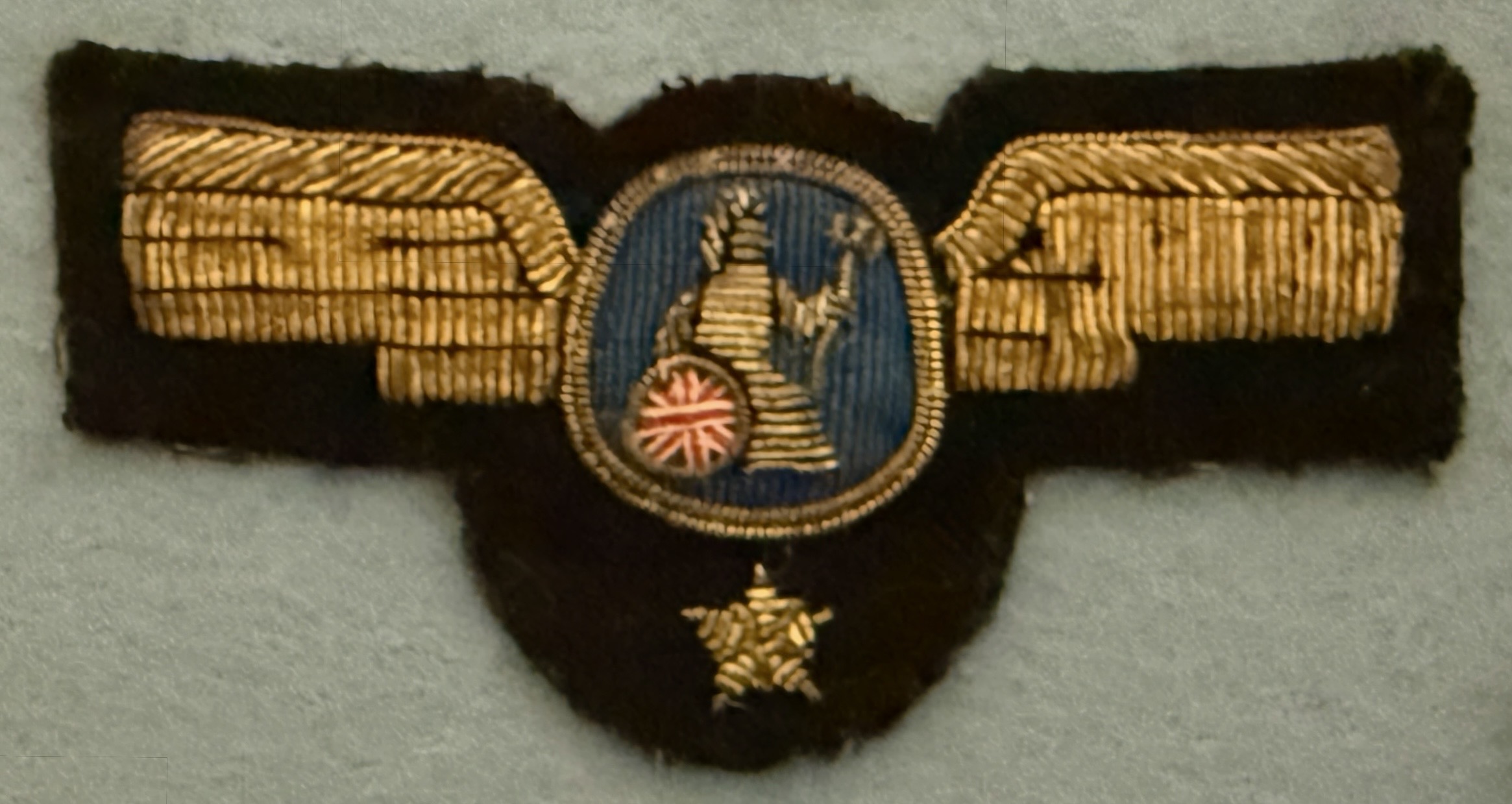 Britannia Airways Pilot (10 Years of Service)