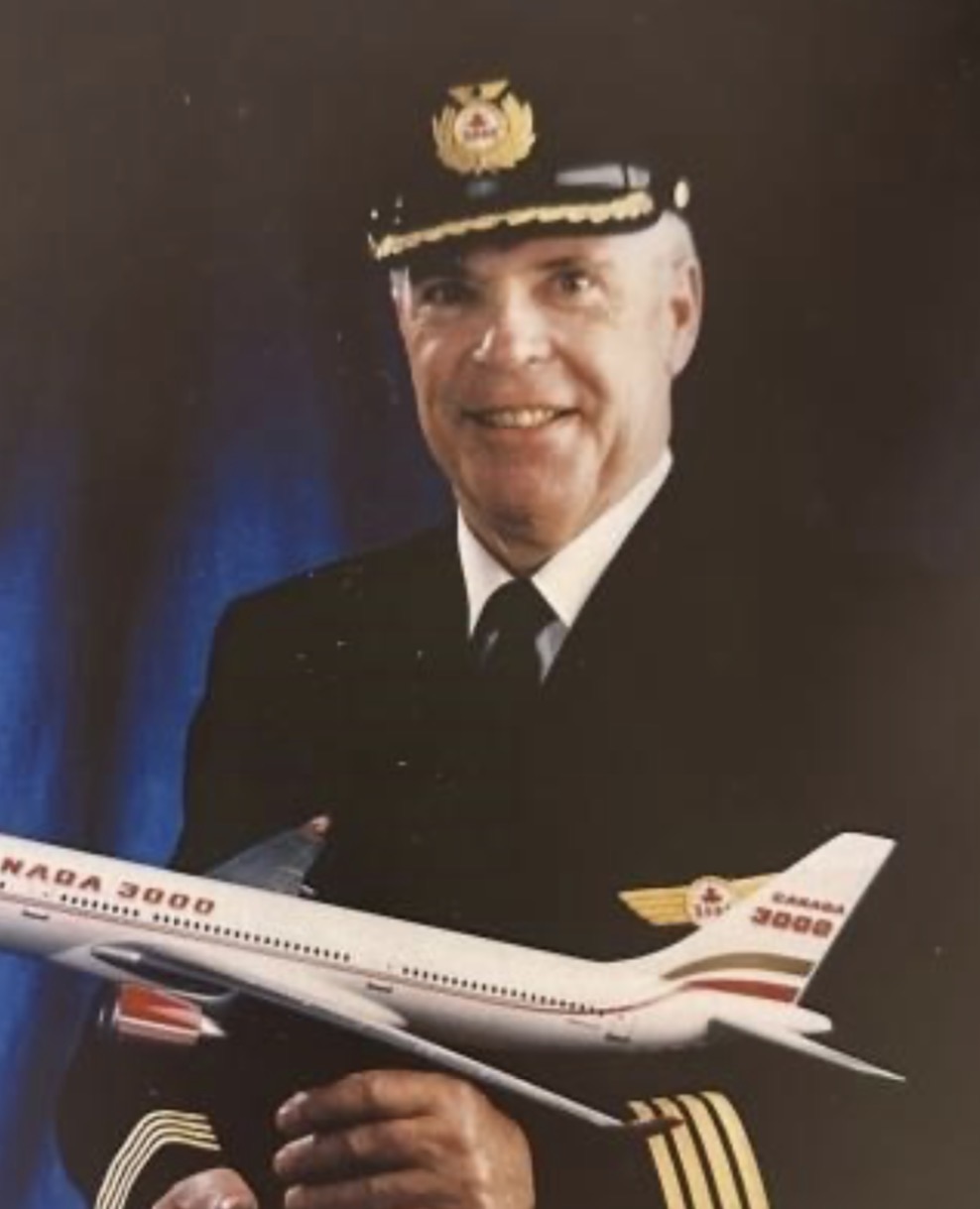Image of Canada 3000 Pilot wing