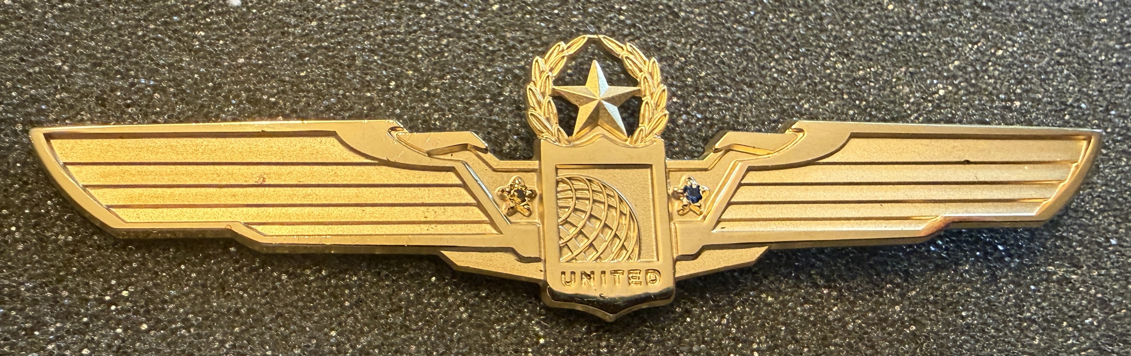 United Airlines Captain (20 - 24 Years of Service)