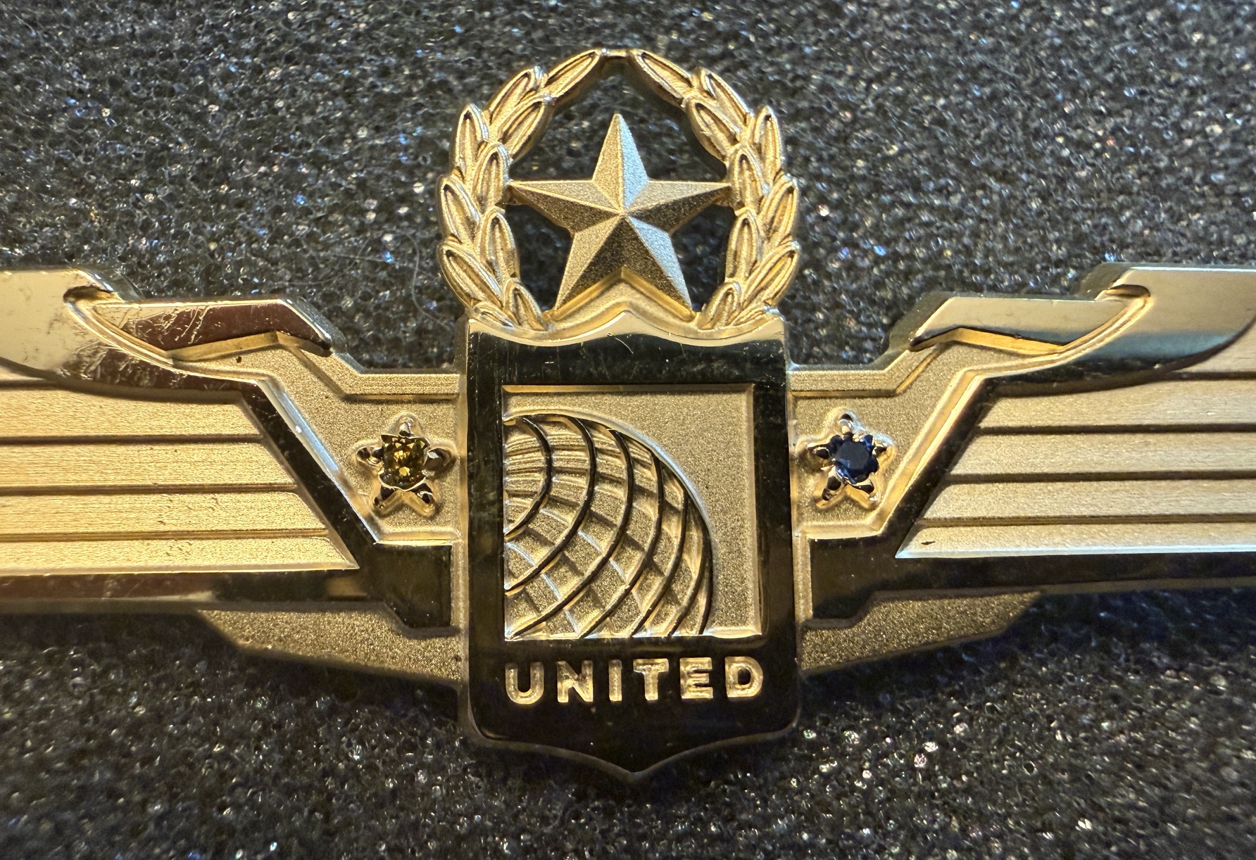 Image of United Airlines Captain (20 - 24 Years of Service) wing